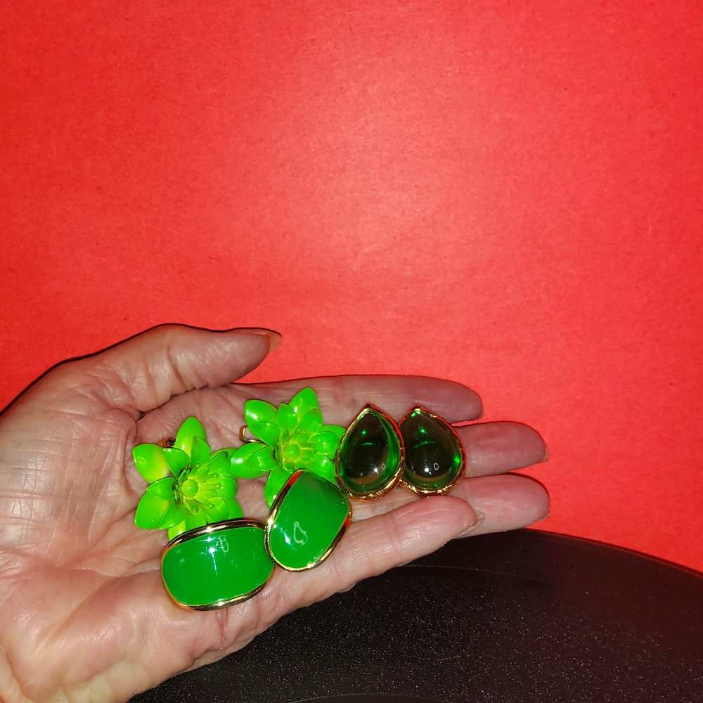 Vibrant Green and Gold Earrings with Floral and Gemstone Design